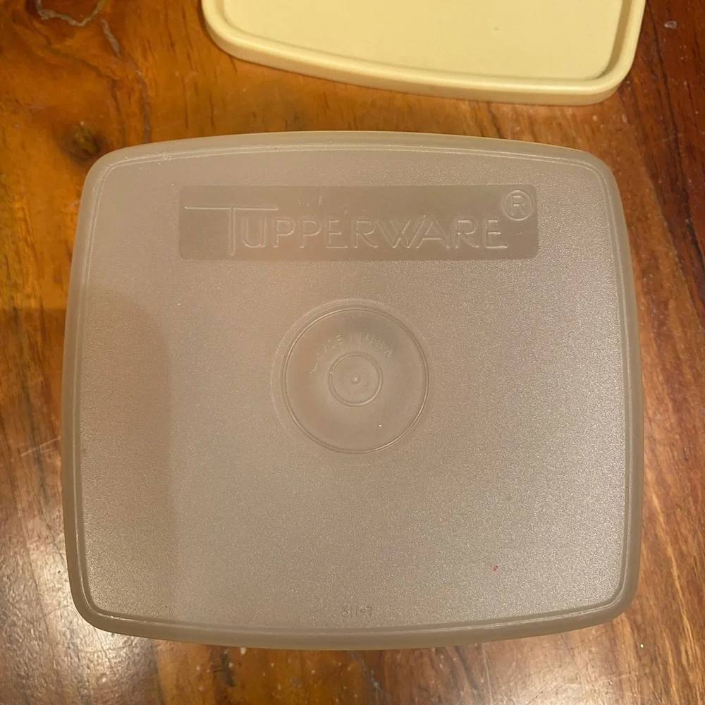 Tupperware square‎ sheer container with almond lid
